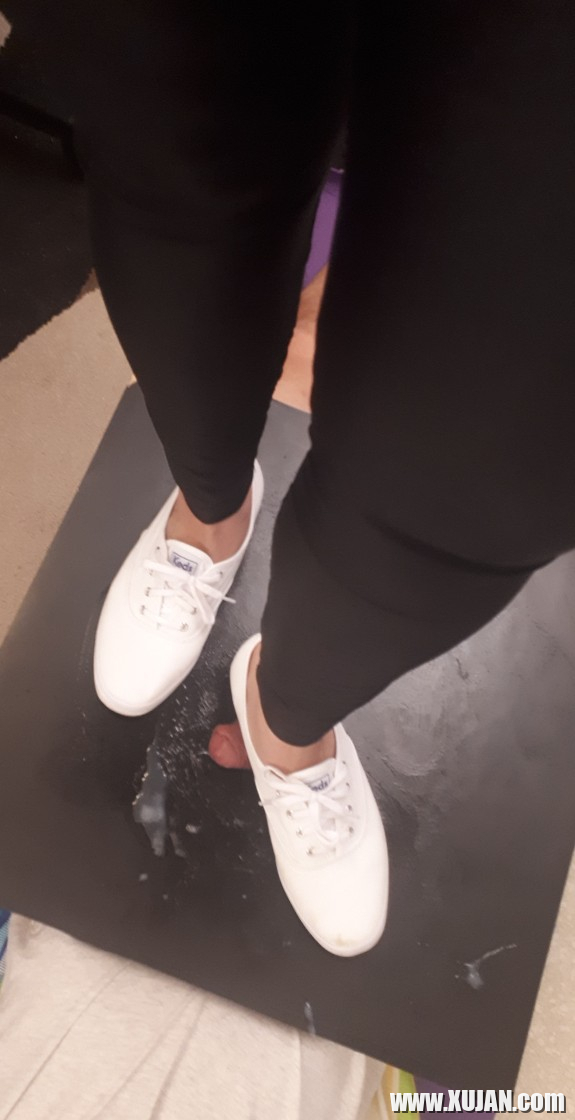 Sneakerjob Cumshots - Photo #2303789