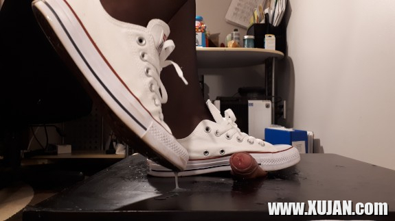 Sneakerjob Cumshots - Photo #2303804