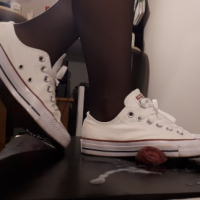 Sneakerjob Cumshots