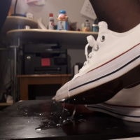 Sneakerjob Cumshots