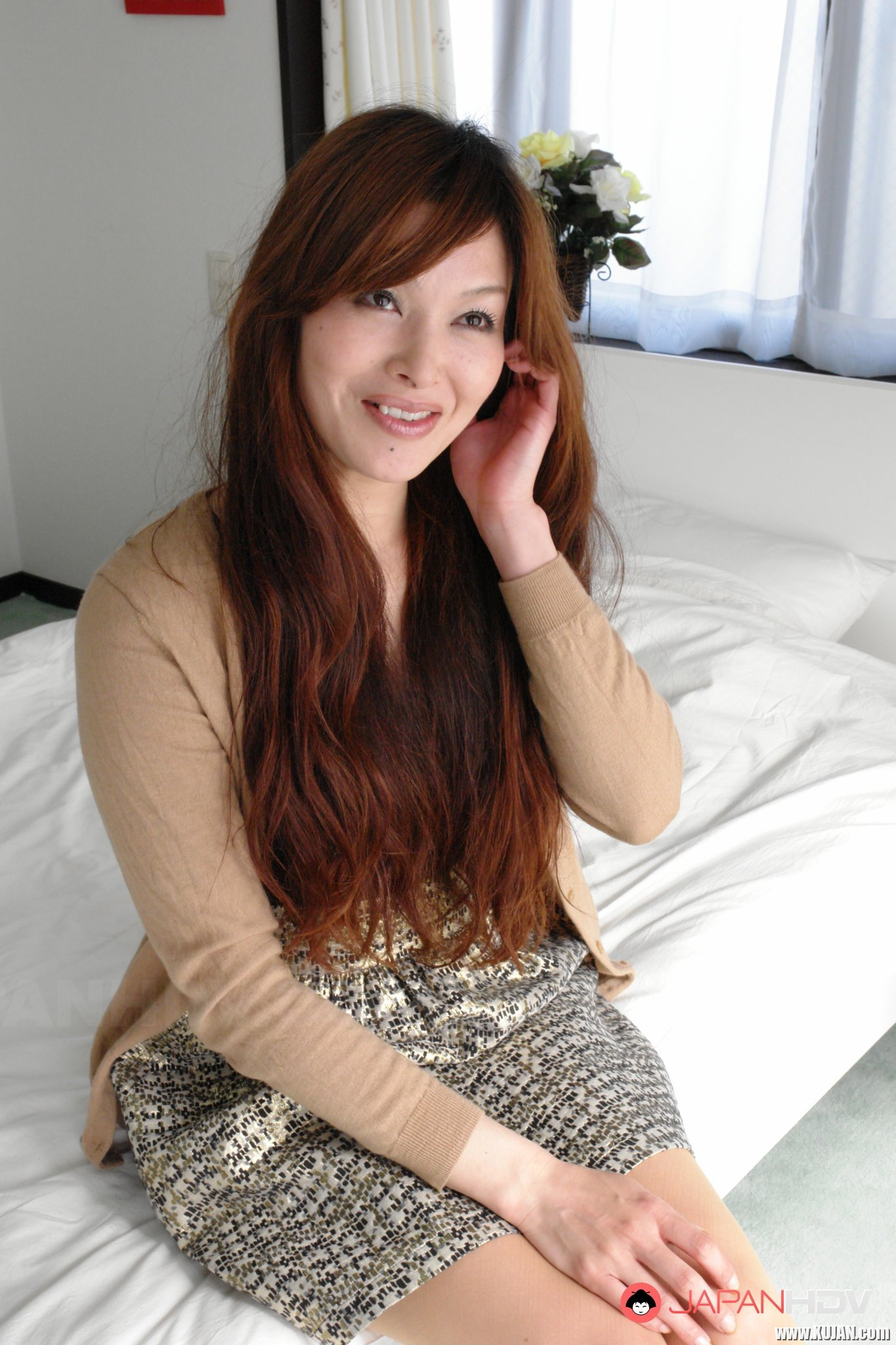 Hitomi Kanon kheghdvum e mazot tatov ev beranits tstsum e - Photo #2310732