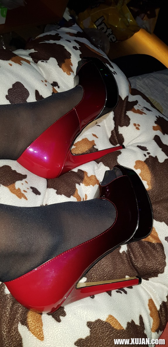 Mrs Suzanne Big Feet Fetish Worship Size 42 And Big Hands - Photo #2319956