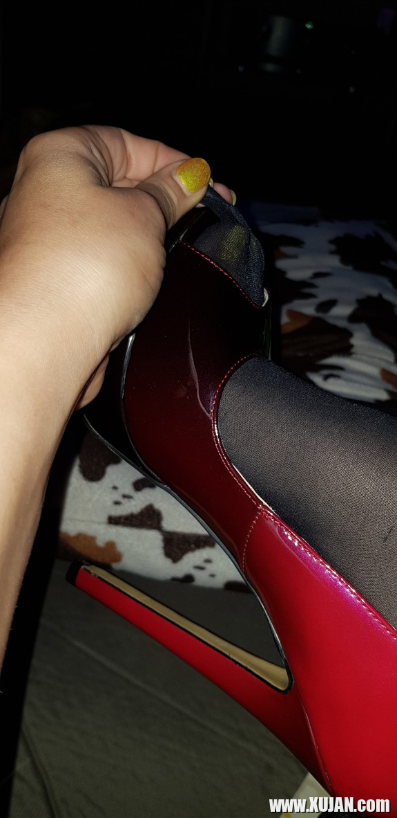 Mrs Suzanne Big Feet Fetish Worship Size 42 And Big Hands - Photo #2319960