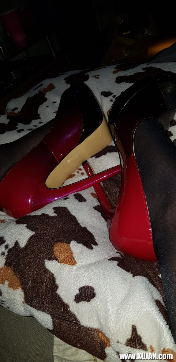Mrs Suzanne Big Feet Fetish Worship Size 42 And Big Hands - Photo #2319962