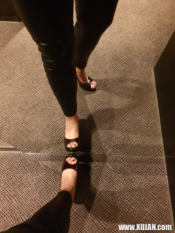 Mrs Suzanne Big Feet Fetish Worship Size 42 And Big Hands - Photo #2319971
