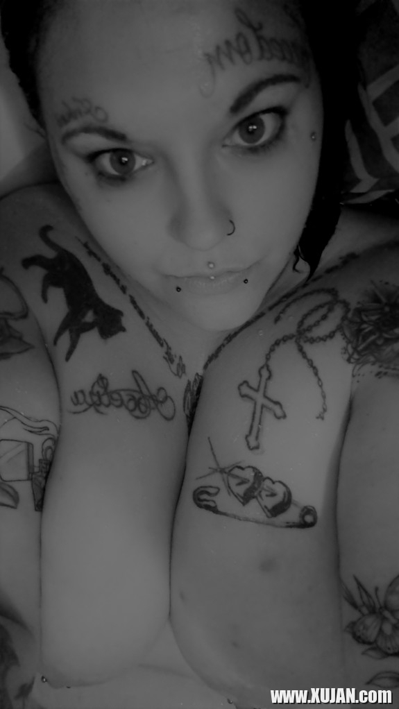 Blackandwith - Photo #2320430