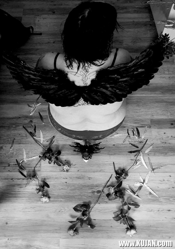 Blackandwith - Photo #2320431