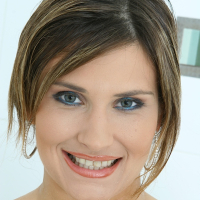Sexy mature Valentina Rush poses naked in the bathroom on cam