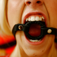 Teen babe Tessa Taylor spreads her cunt for BDSM fucking
