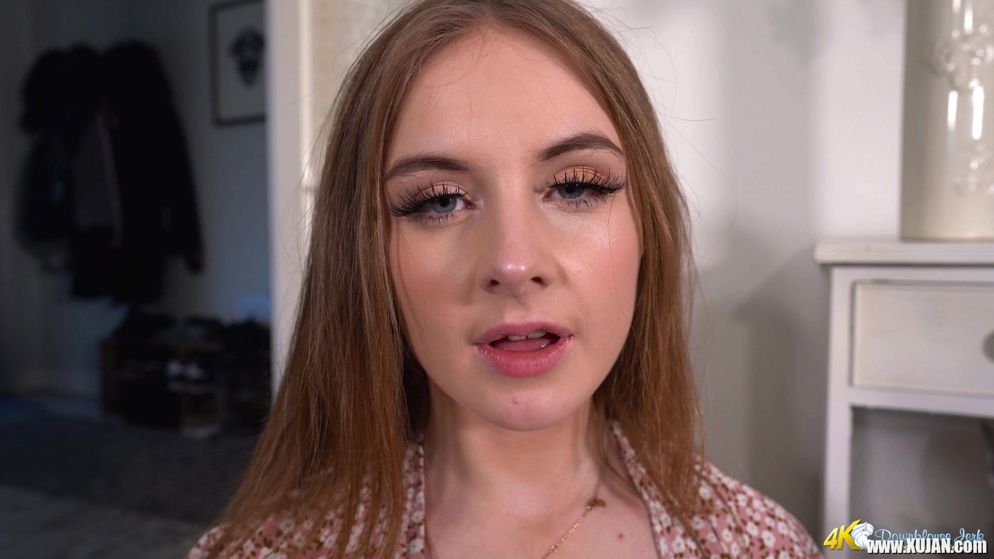 Baby Kitten opens her cleavage wearing a sundress - Photo #2338374