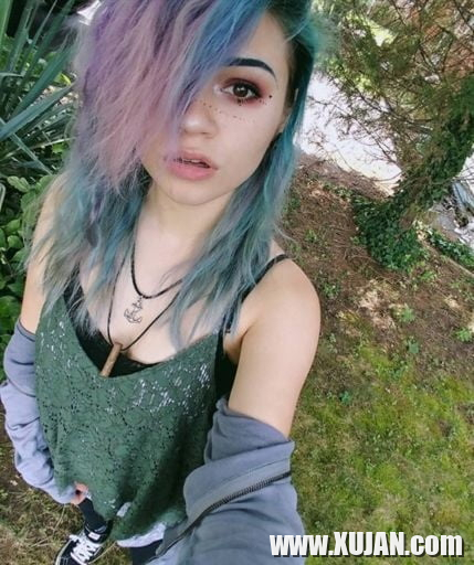 Jerk It With Kylie The Jellyfish - Photo #2341618