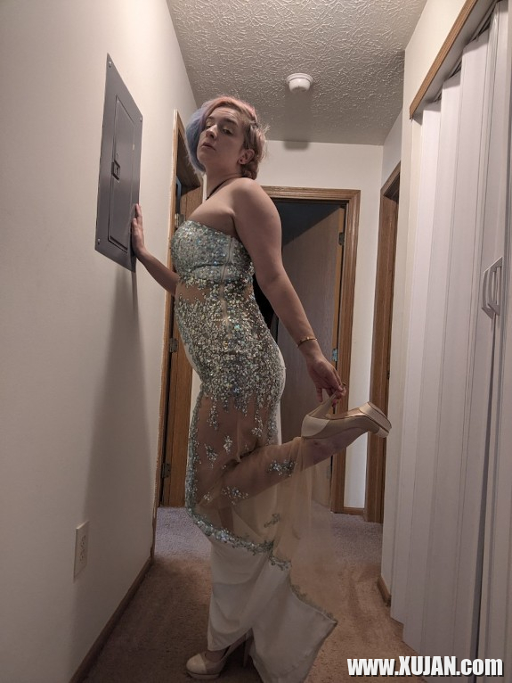 Pashtonakan zgest Strip Tease - Photo #2344215