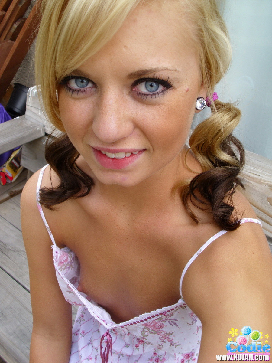 Codie Sweets takes selfshot pictures of her pussy - Photo #2344750