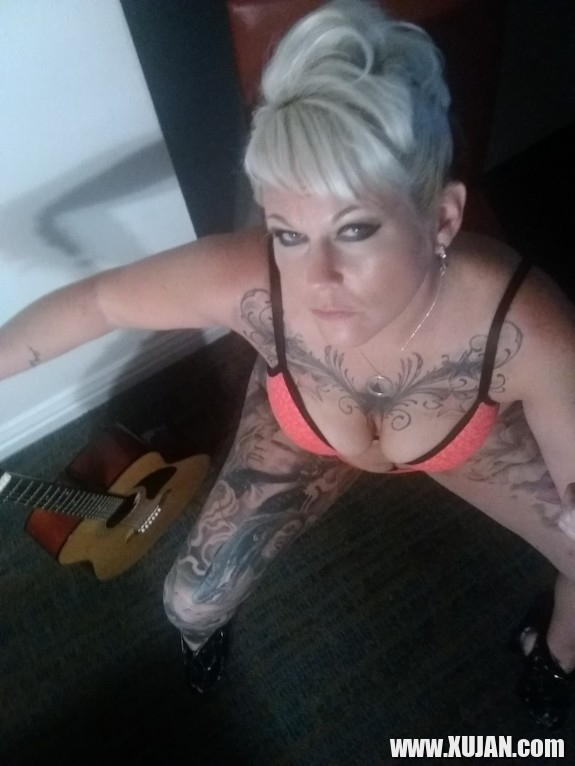 SEQSI ShKIK DAJVATs MILFY ERAZhShTAKAN E STANUM - Photo #2346131