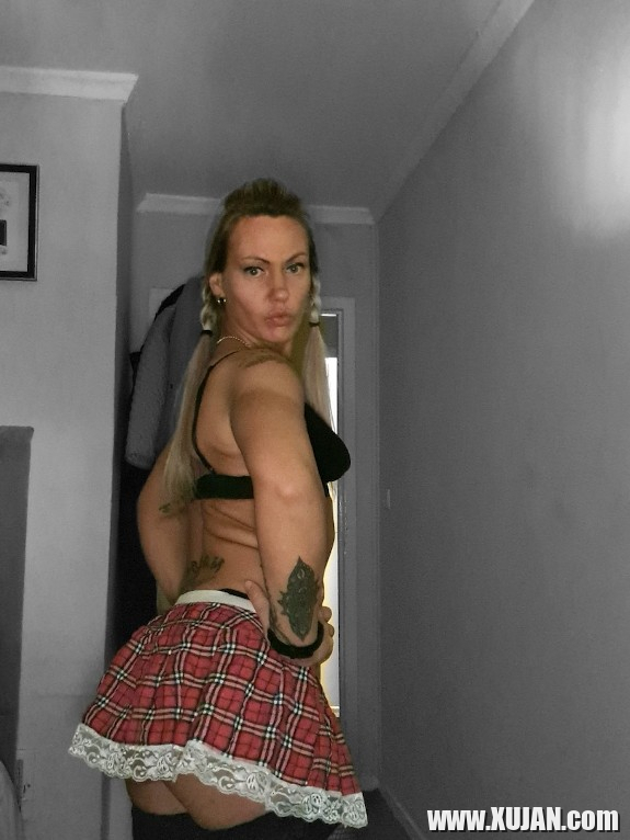 HotAlone Posing home - Photo #2347469