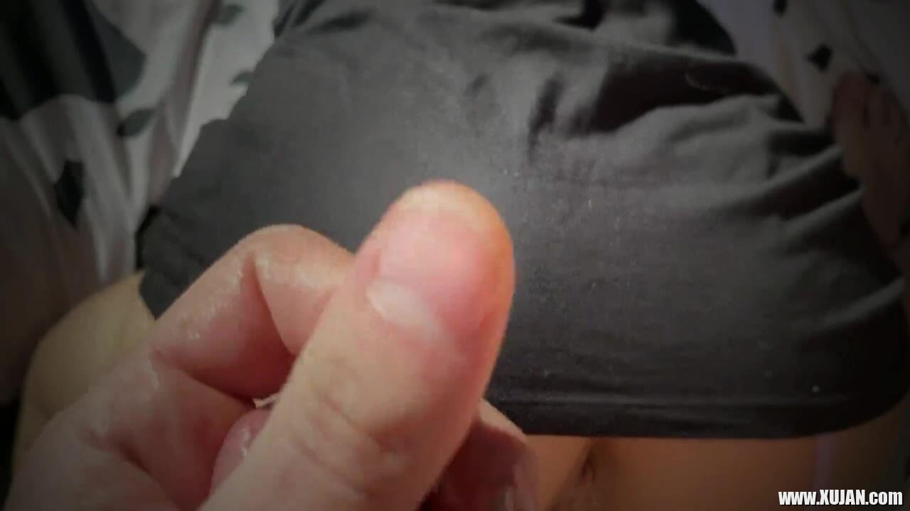 Amateur Lydia takes hard dong between her pussy lips in a close up scene - Photo #2353735