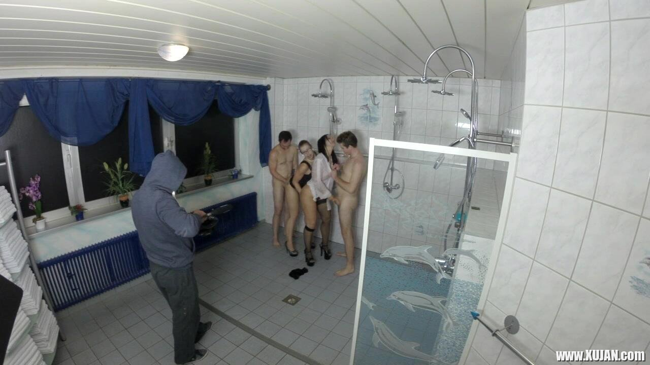 Amateur Lydia getting nailed in the shower foursome - Photo #2354010