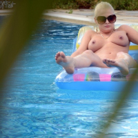 Kelly Fox Poolside pedi pediper
