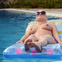Kelly Fox Poolside pedi pediper