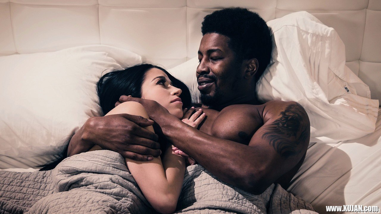 Alex Coal cums hard with black dick in juicy pussy - Photo #2371582