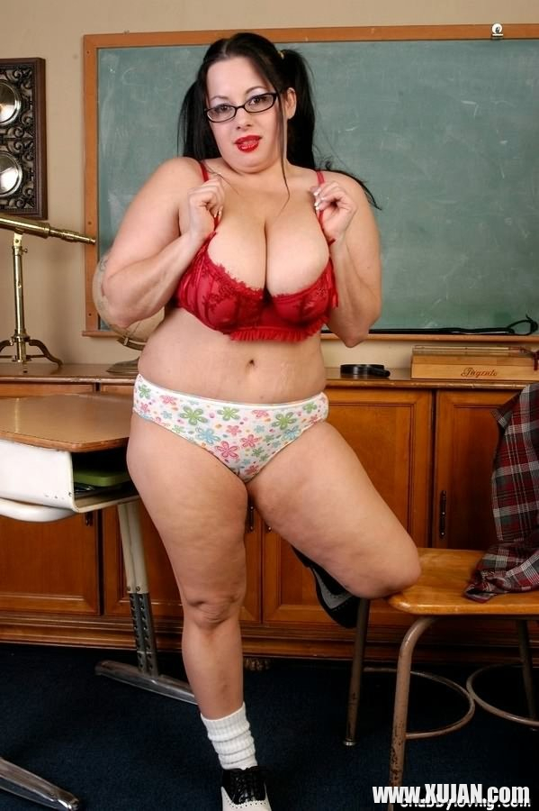 Fat coed Devyn Devine getting nasty in classroom - Photo #2374876