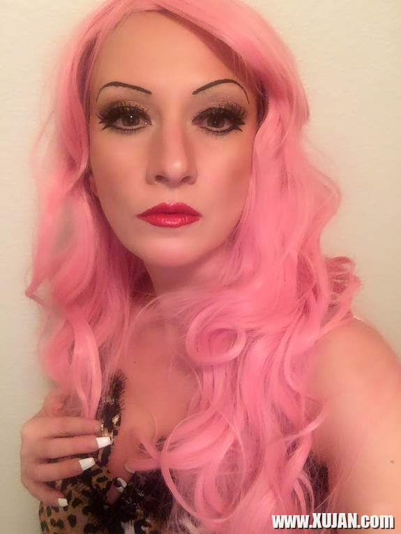 Party Pink Hair - Photo #2386837