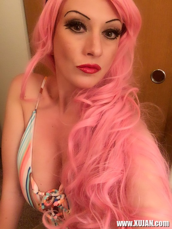 Party Pink Hair - Photo #2386839