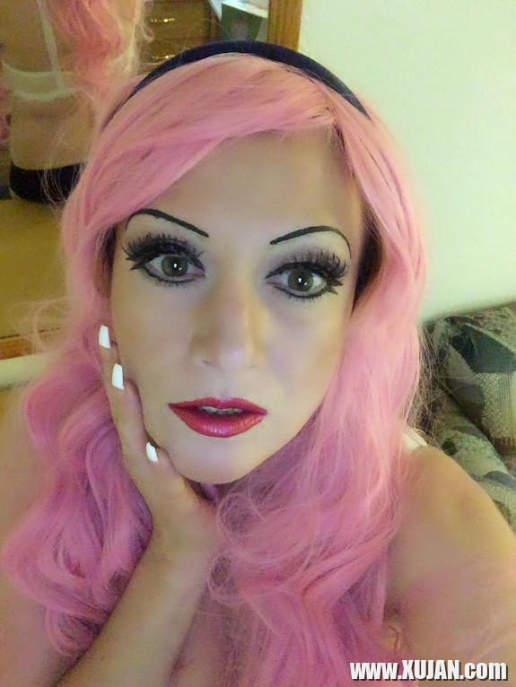 Party Pink Hair - Photo #2386842
