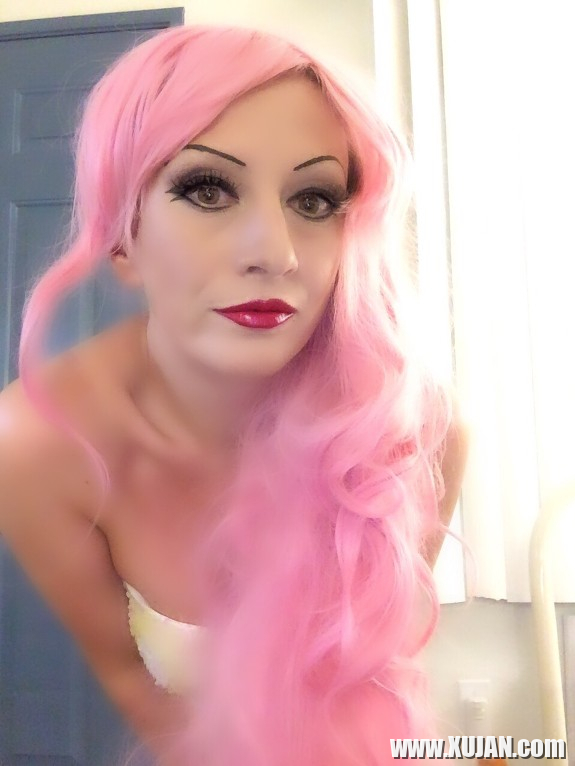 Party Pink Hair - Photo #2386845