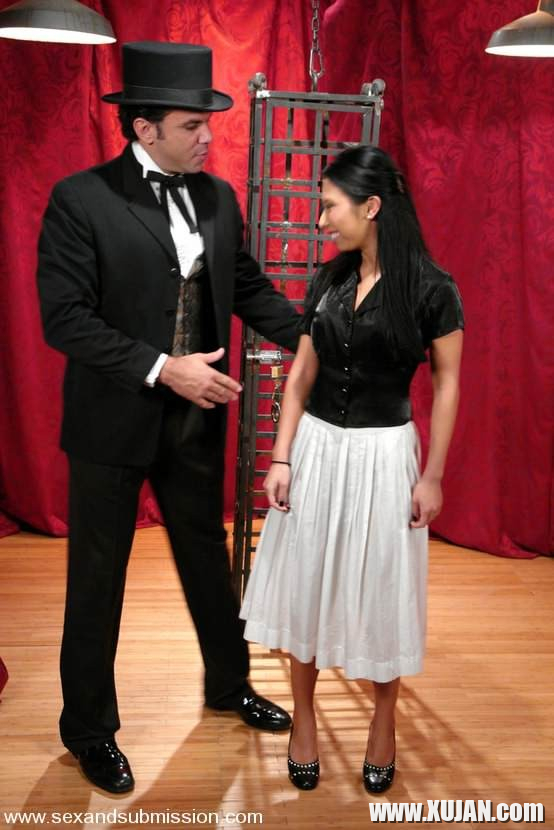 Soolin Kelter in bondage experience and fucked by magician - Photo #2388320