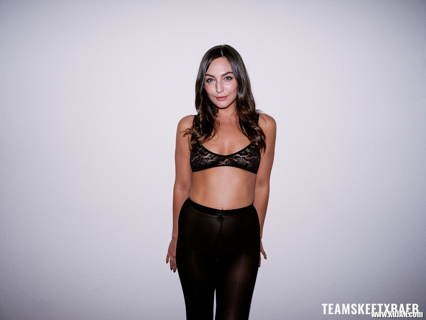 Passionate bitch Pepper XO gets down and dirty - Photo #2393305