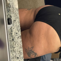 Sev erankyunadzev loghalu bikini