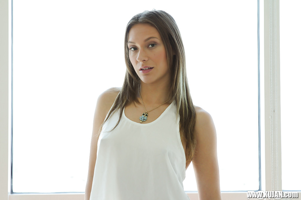 Close up masturbating session features sexy babe Callie Calypso - Photo #2404868
