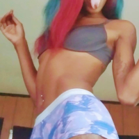 Petite Ebony w Cosplay mazer