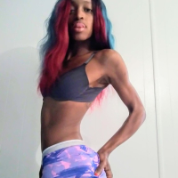 Petite Ebony w Cosplay mazer