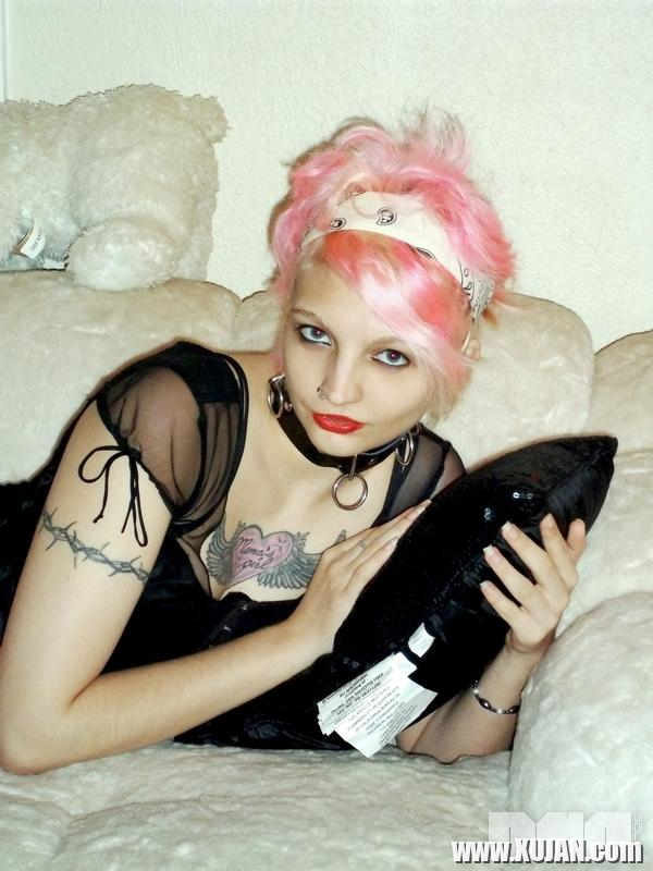 Alt teen Candy Ann strips in her lingerie - Photo #2406763