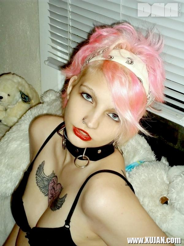 Alt teen Candy Ann strips in her lingerie - Photo #2406766