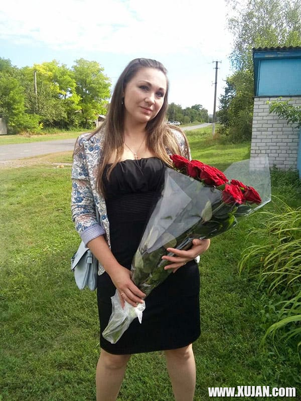 Eritasard rus aghjiknery hagustov ev arants hagusti - Photo #2408582