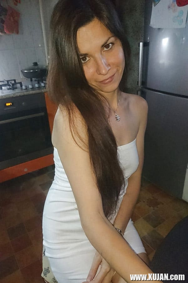 Eritasard rus aghjiknery hagustov ev arants hagusti - Photo #2408634