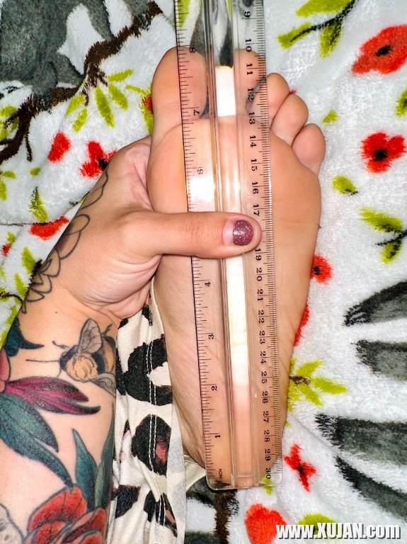 Ramonarsquos Cute Feet - Photo #2408748