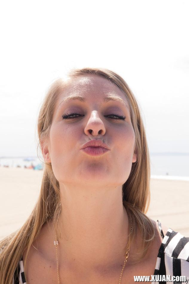 Sexy coed Veronica Weston teases outside on a beach - Photo #2410811