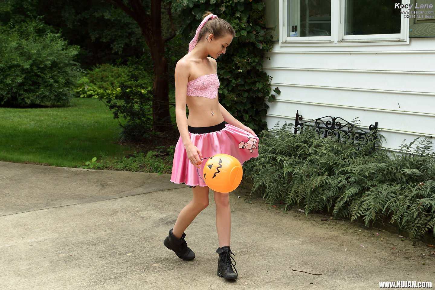 Lesbian Kacy Lane fucks her TrickorTreat Candy - Photo #2414356