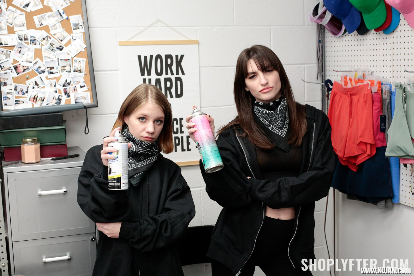 Antifa girls Dakota Burns and Mia Taylor exposed - Photo #2415571