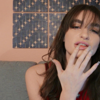 Mia Taylor stuffs her ass with cock and buttplug
