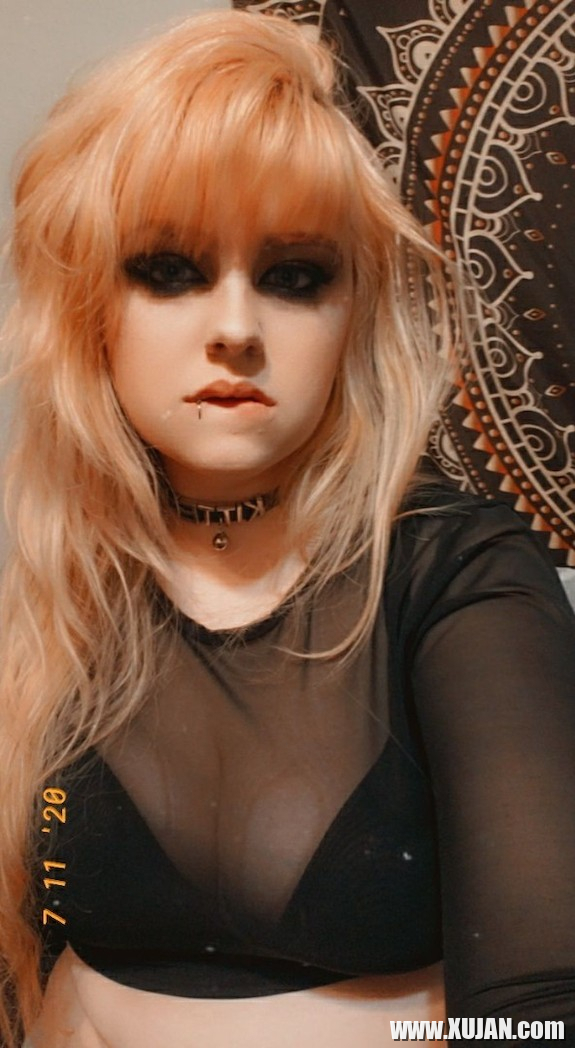 Big Titty Goth Girlfriend - Photo #2415839