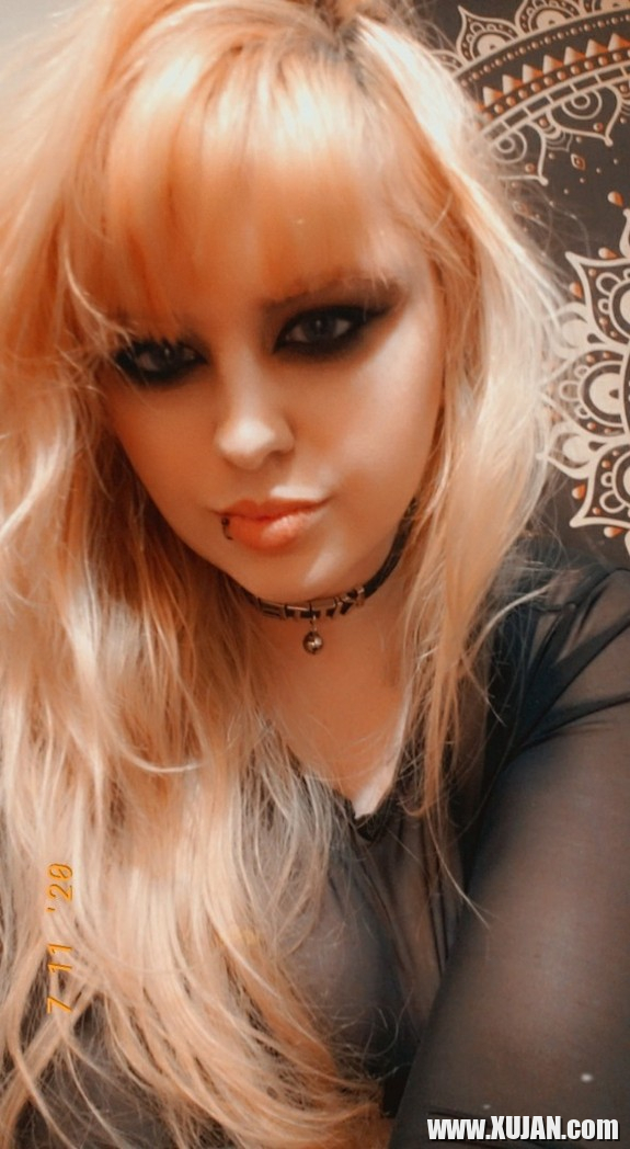 Big Titty Goth Girlfriend - Photo #2415840