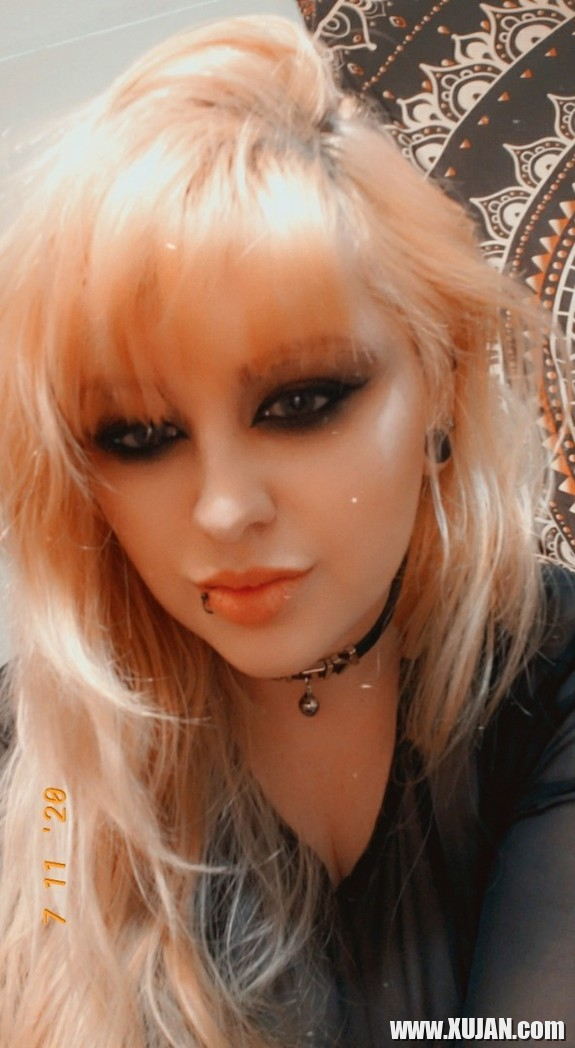 Big Titty Goth Girlfriend - Photo #2415841