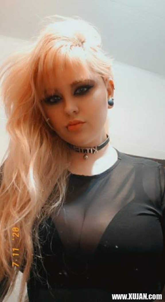 Big Titty Goth Girlfriend - Photo #2415844