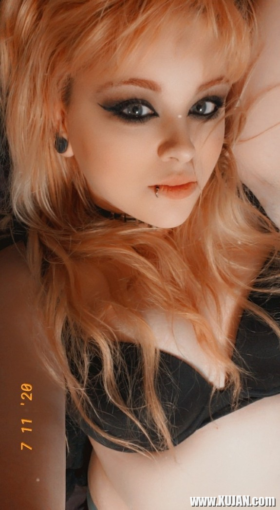 Big Titty Goth Girlfriend - Photo #2415846