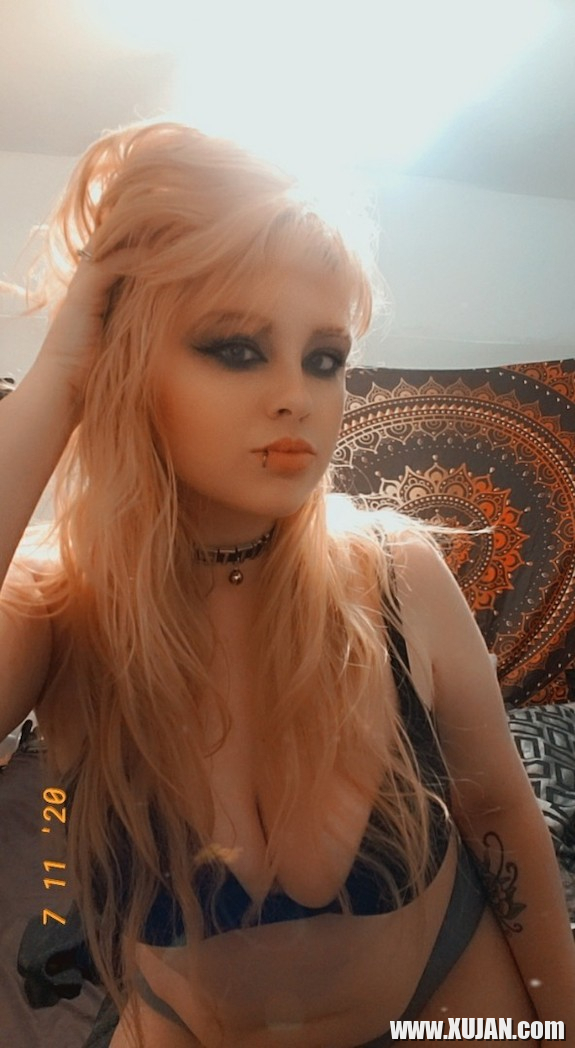Big Titty Goth Girlfriend - Photo #2415847